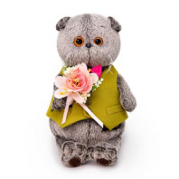 Кот Басик в жилете и с букетом 19 см от интернет-магазина Континент игрушек